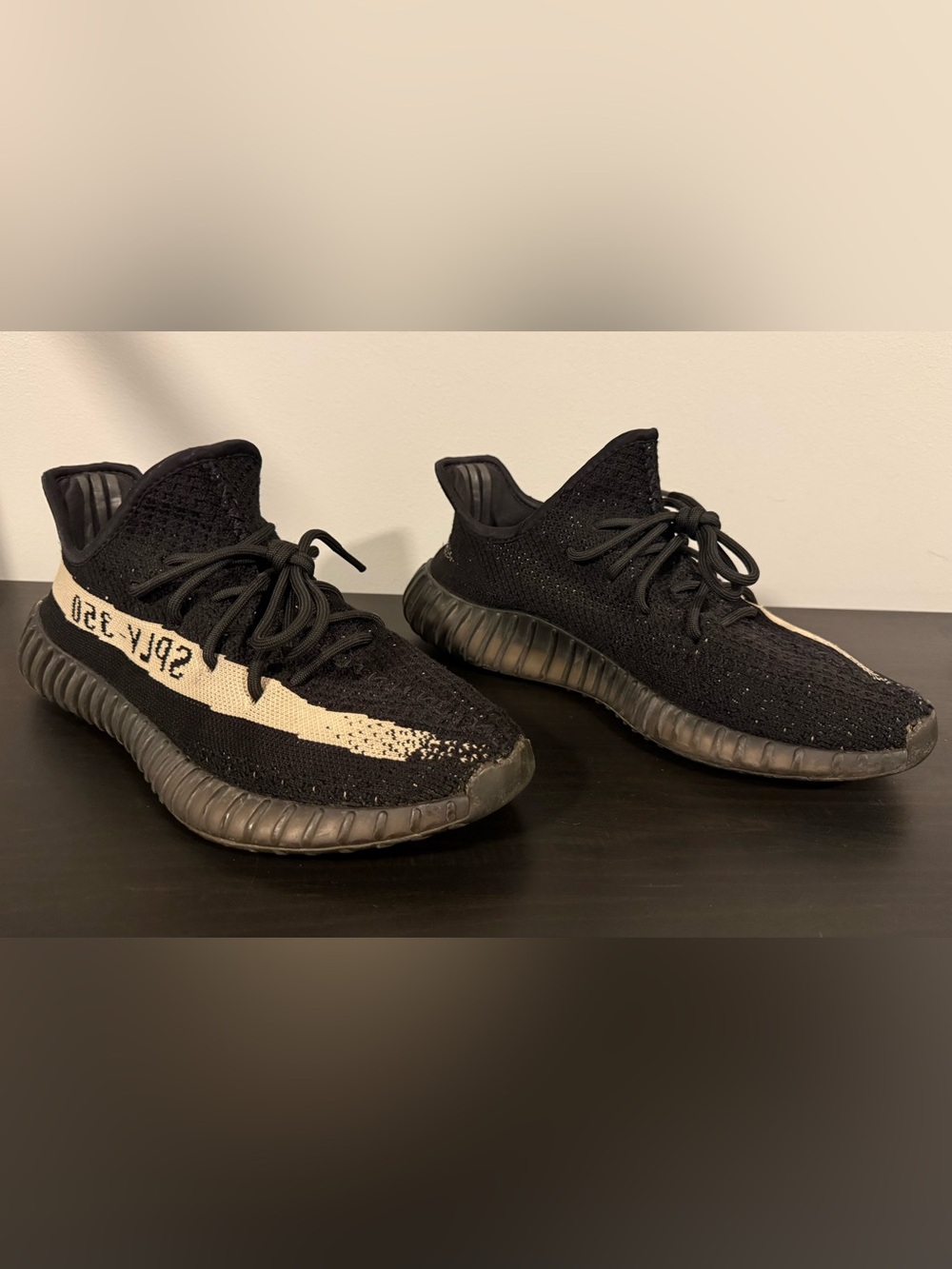 adidas Yeezy Boost 350 V2 ‘Oreo’ - Size US 8.5